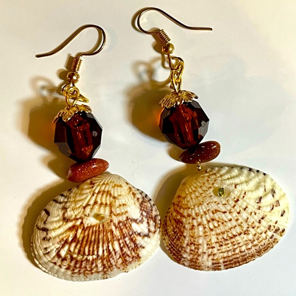 Jewelry - Seashell 🐚 statement Earring’s